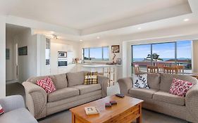 White Island Views - Ohope Holiday Home